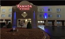 ramada-by-wyndham-santa-fe-hotel-exterior
